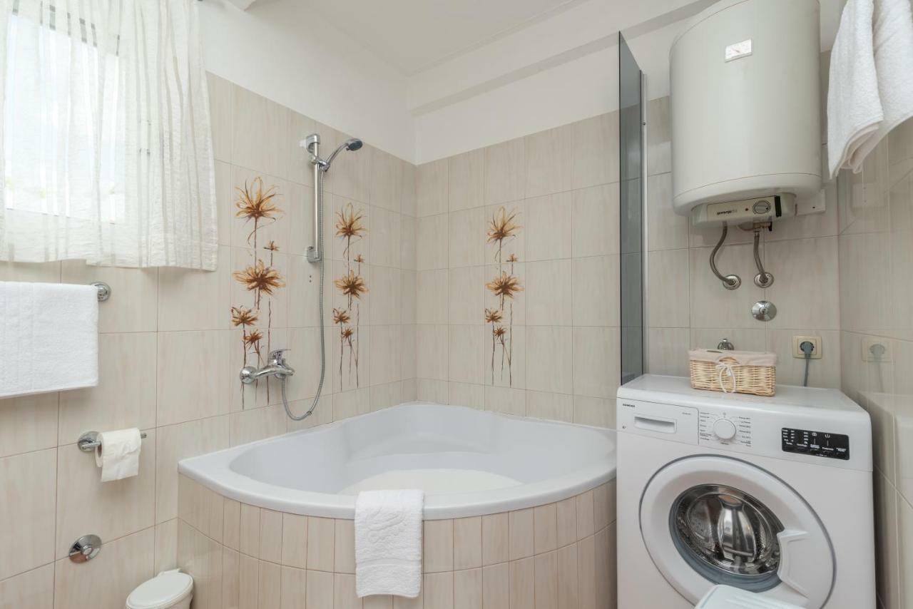 Apartment Dinka Trogir Exteriör bild