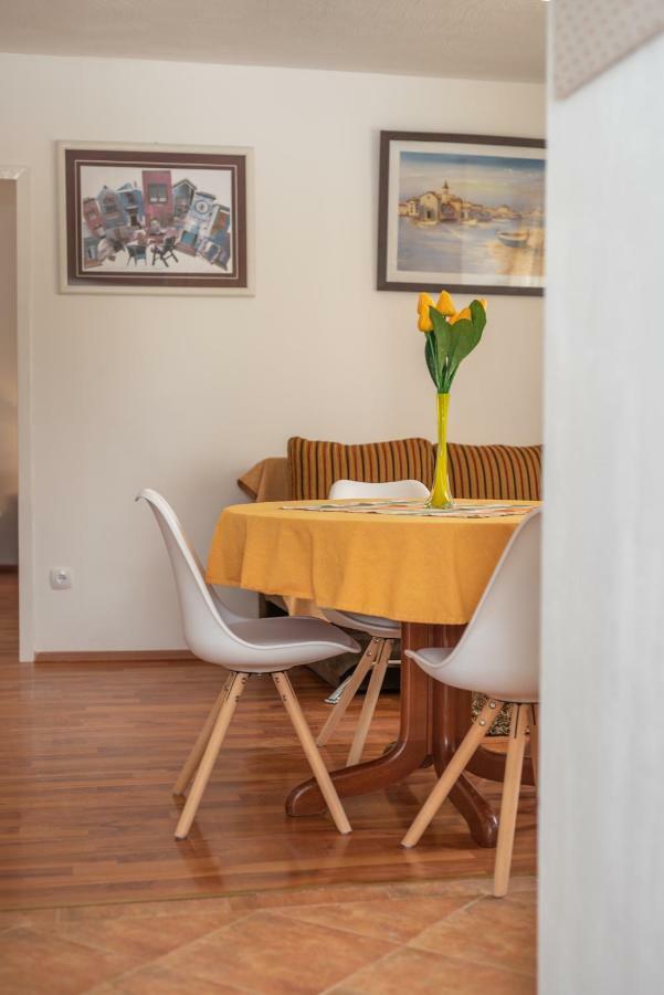 Apartment Dinka Trogir Exteriör bild