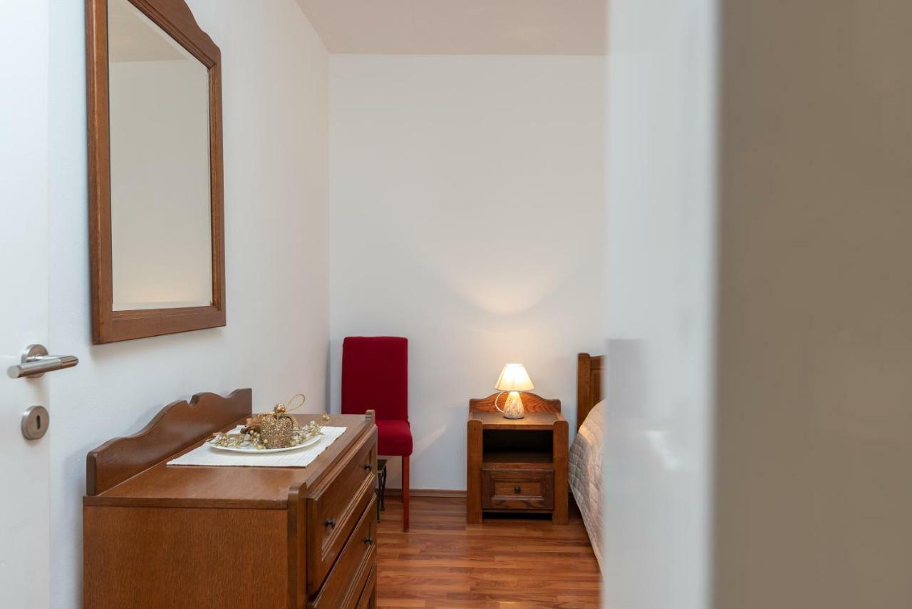 Apartment Dinka Trogir Exteriör bild