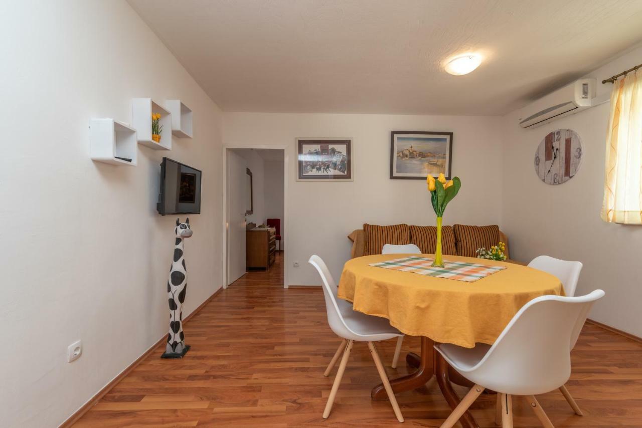 Apartment Dinka Trogir Exteriör bild