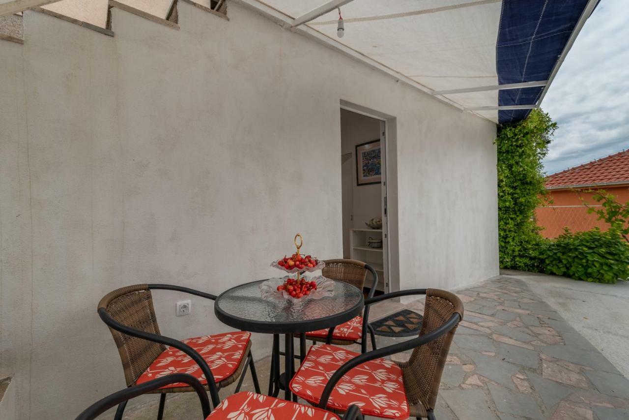Apartment Dinka Trogir Exteriör bild