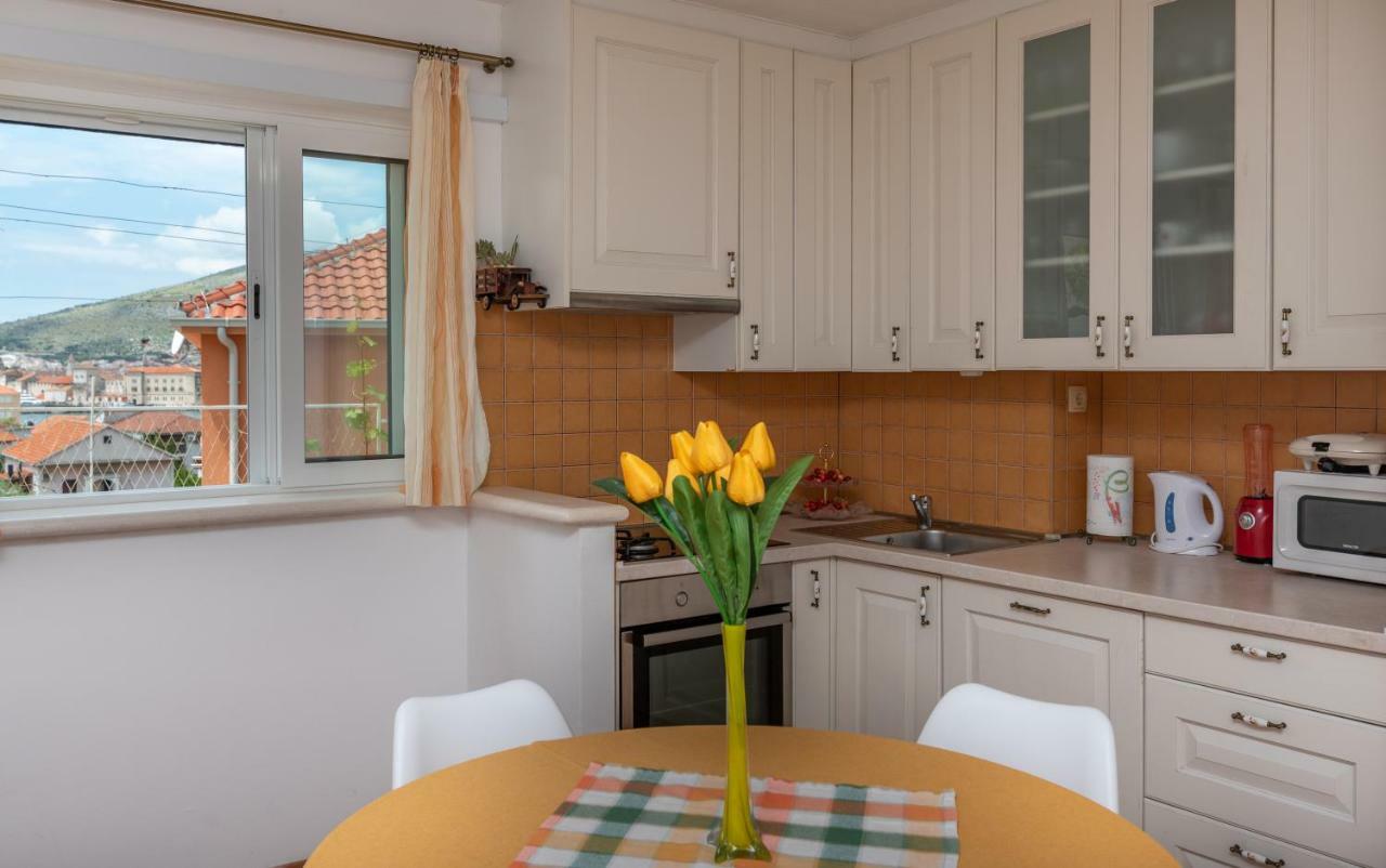 Apartment Dinka Trogir Exteriör bild